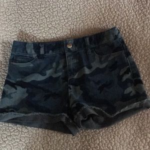 Jean Camo shorts